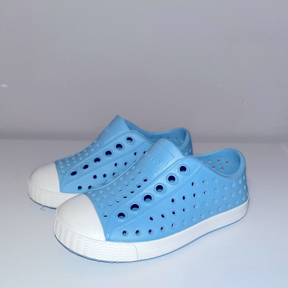 Native Shoes Girls Perforated Slip On Water Shoes